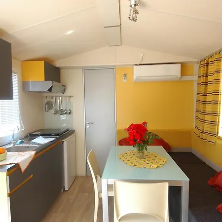 פארק נופש Edy 2*